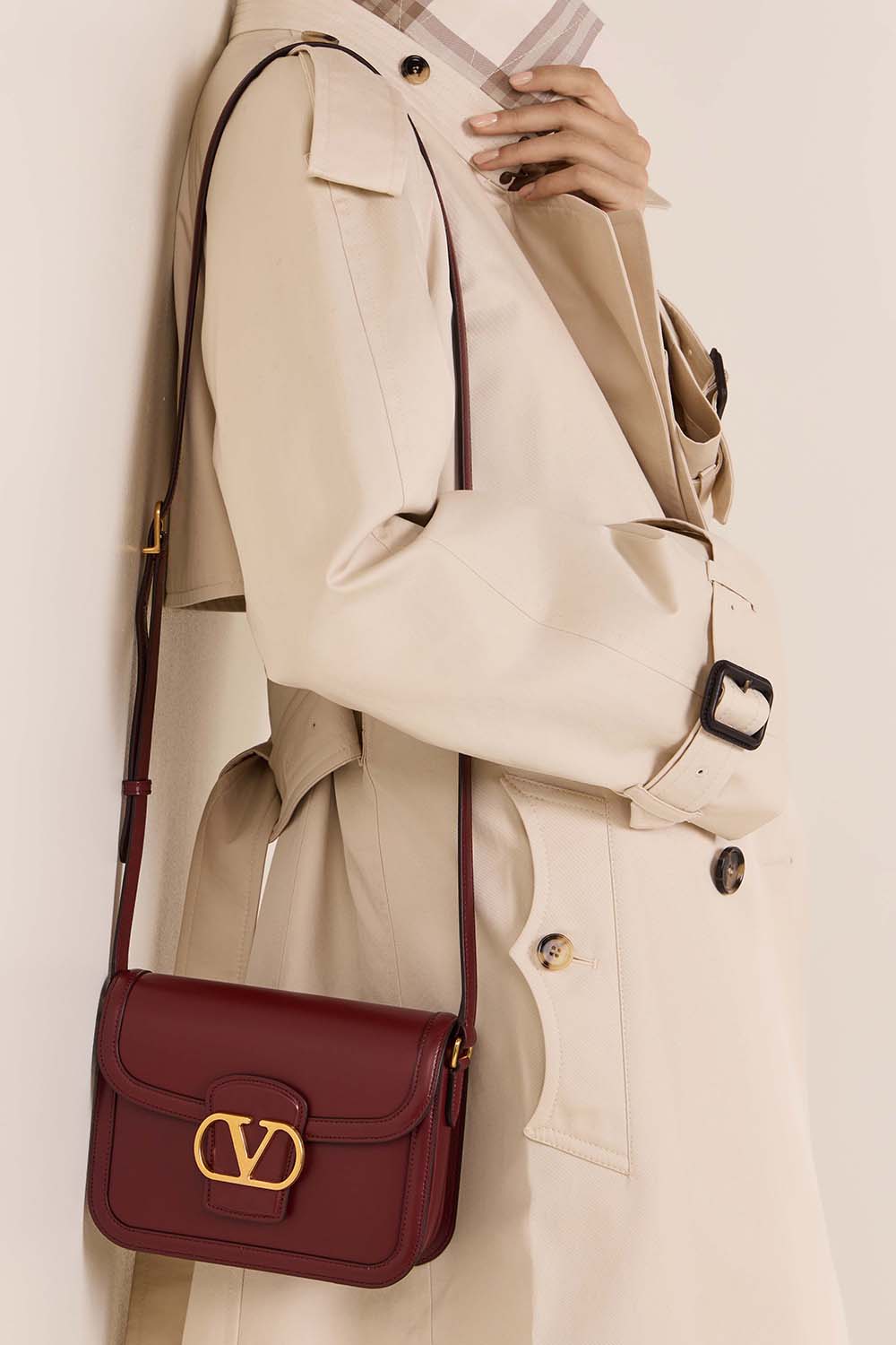 תמונת כל הלוק של תיק כתף 9TO5